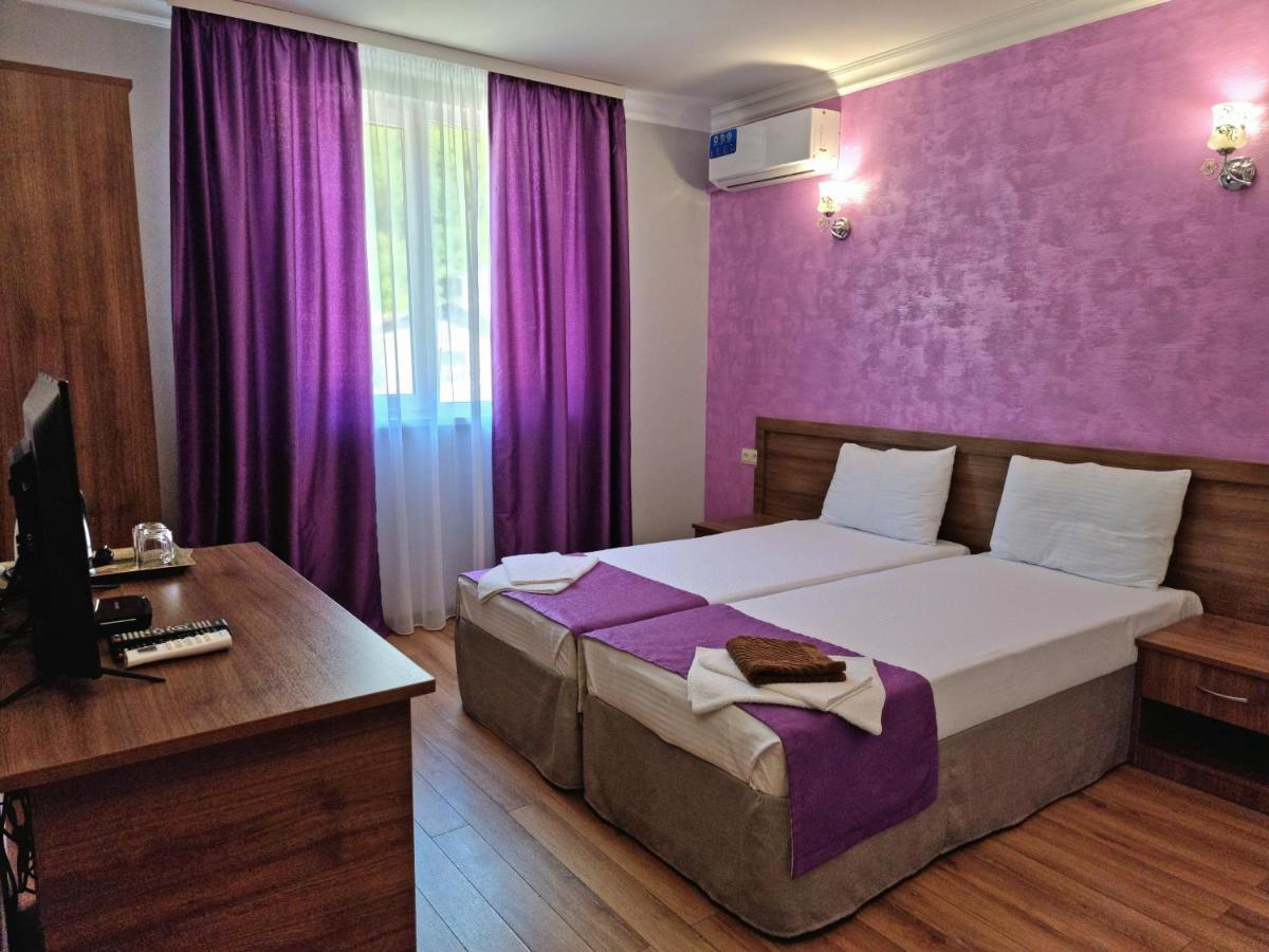 Nobi Guest House Gagra Exterior foto